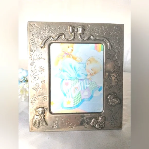 Vintage Silver Baby Theme Frame - Made in Hong Kong - Picture 1 of 9